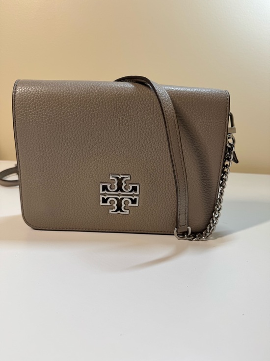 Tory Burch Handbags - Tory Burch Britton Adjustable Shoulder/Crossbody in French Gray - EUC